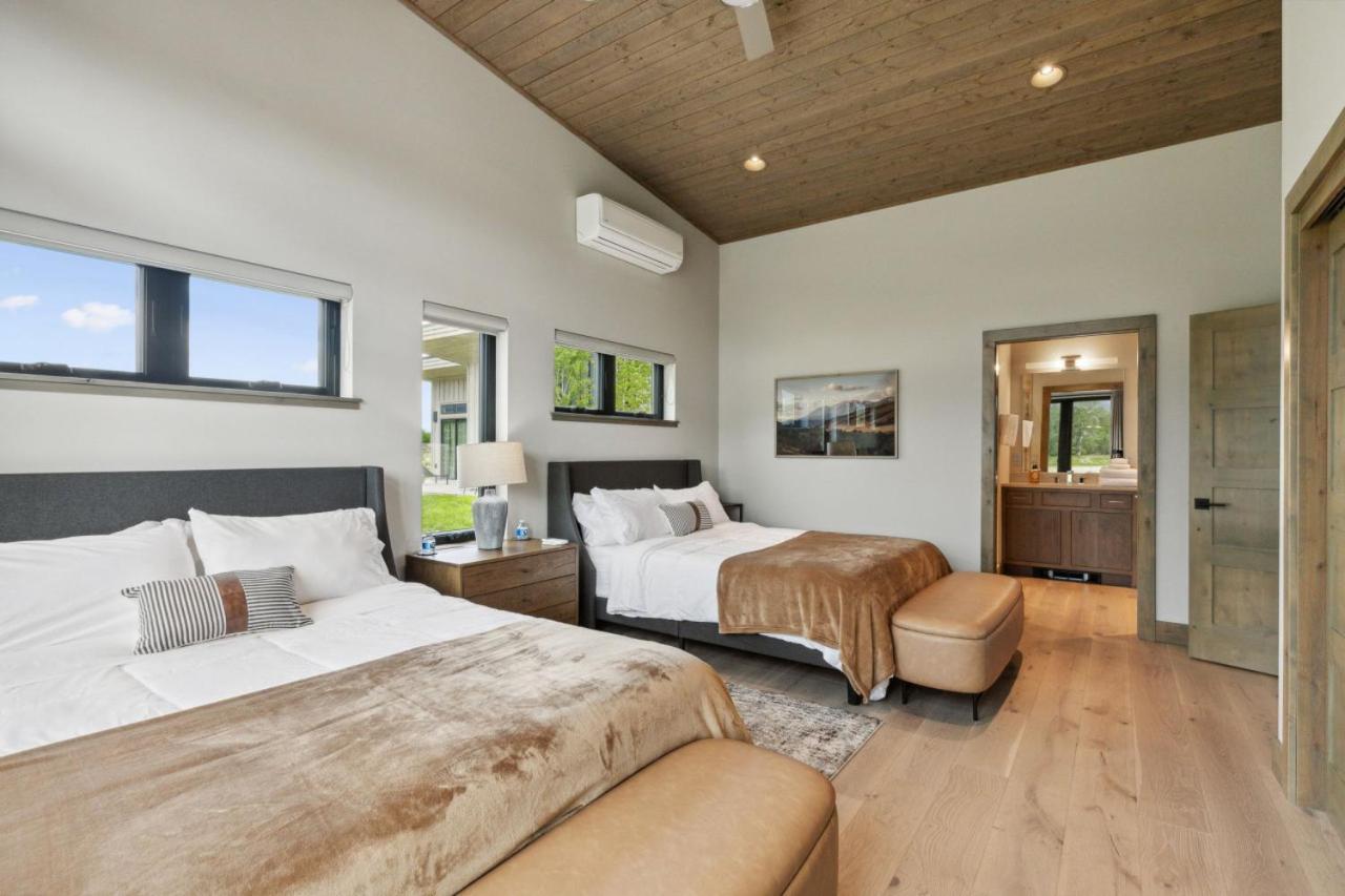 Mara Luxury Cabin- Maple Hamilton エクステリア 写真